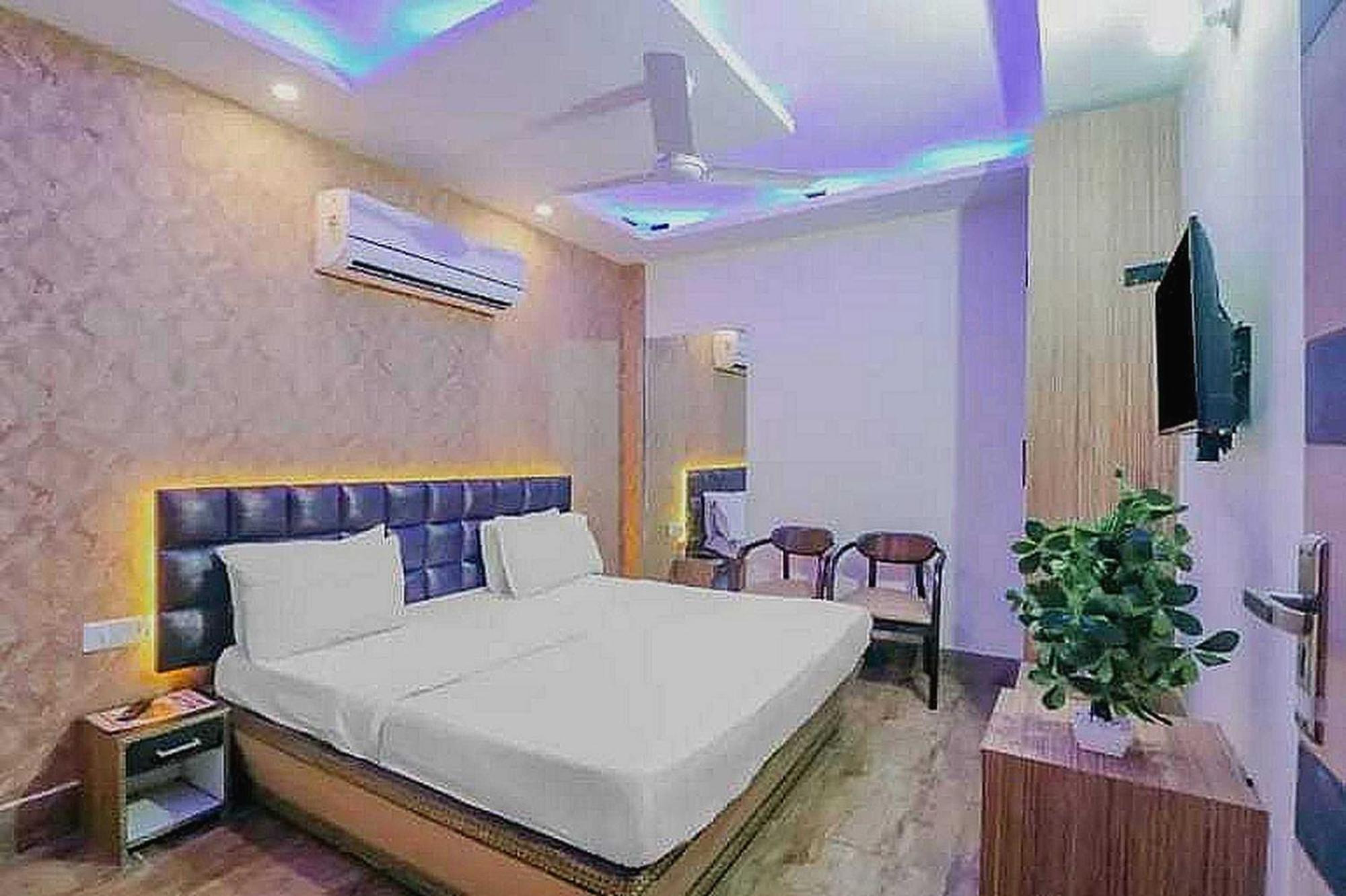 Super Hotel O Vivaan Residency Rohtak Zewnętrze zdjęcie