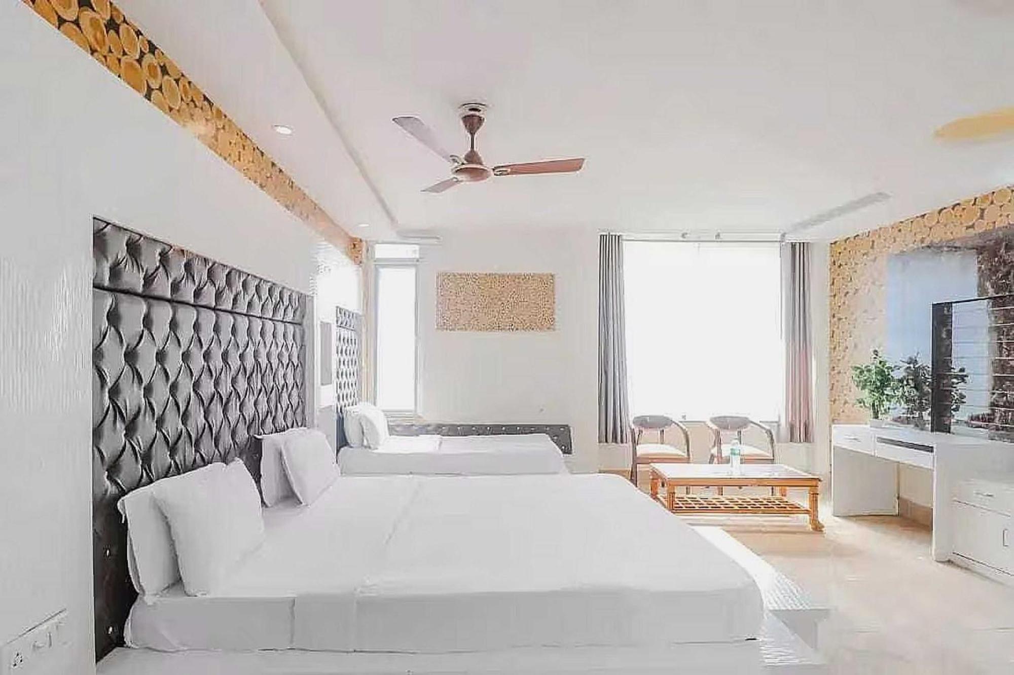 Super Hotel O Vivaan Residency Rohtak Zewnętrze zdjęcie